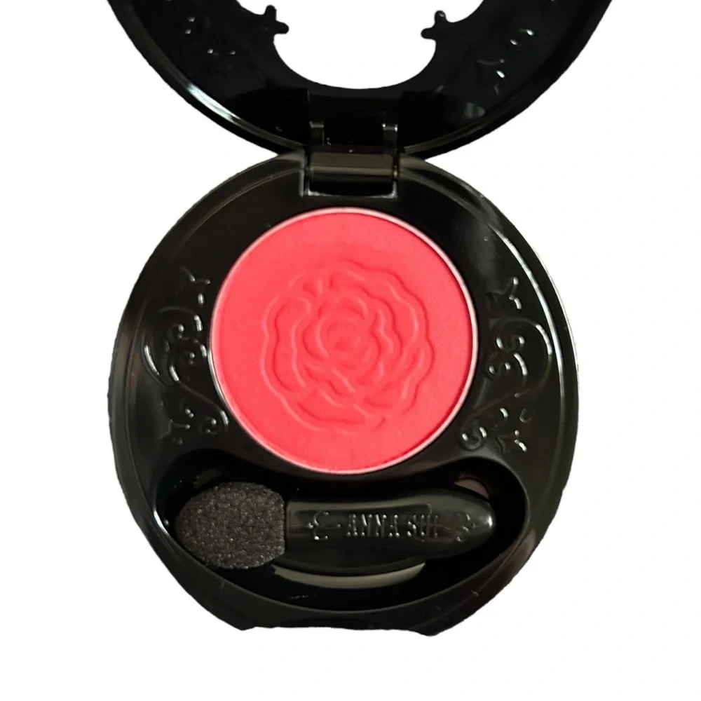 Anna Sui this super